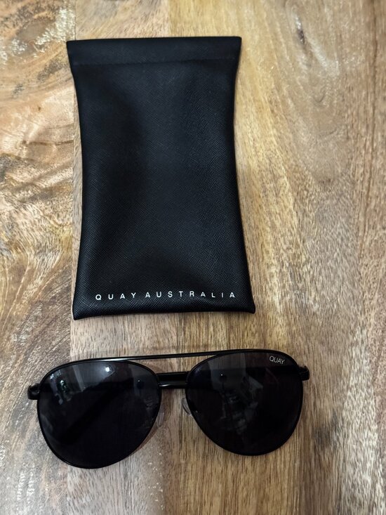 Quay Australia Vivienne Aviator Sunglasses, Black Smoke main image 13